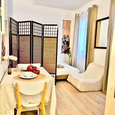 Hana House * Paris